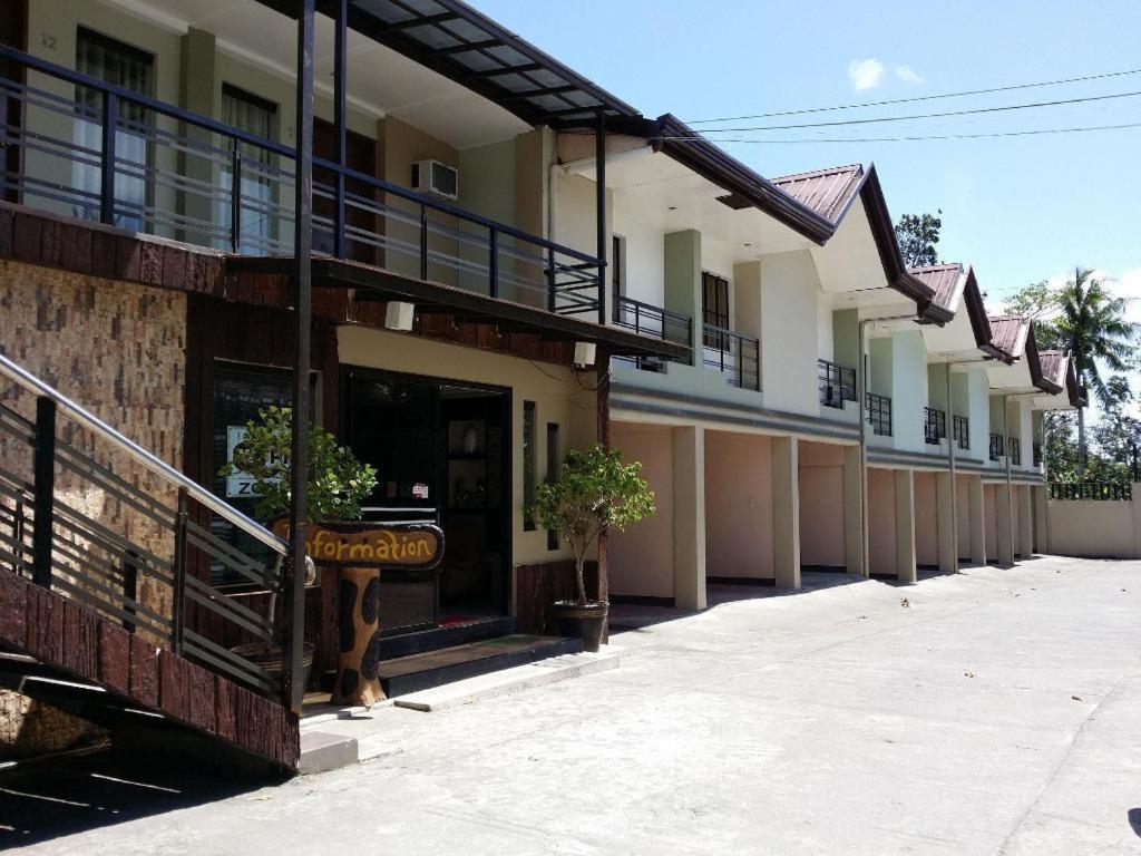 Quezon Premier Hotel Lucena Bagian luar foto