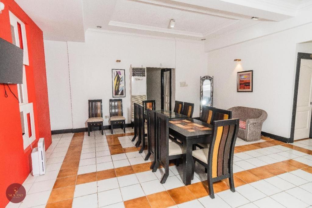 Quezon Premier Hotel Lucena Bagian luar foto