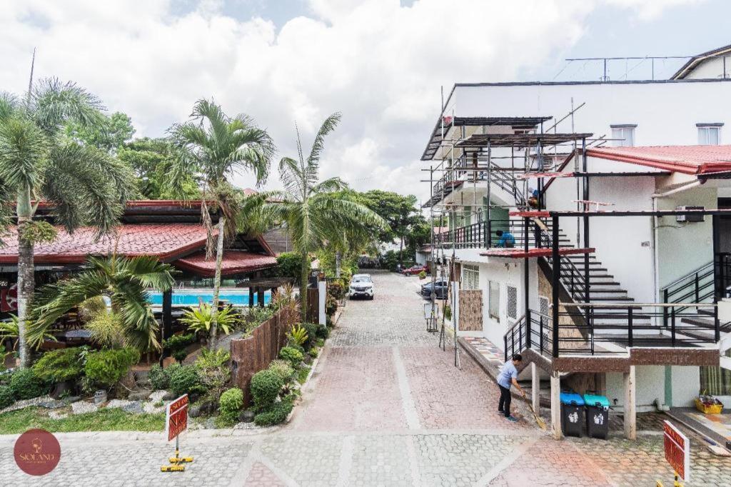 Quezon Premier Hotel Lucena Bagian luar foto