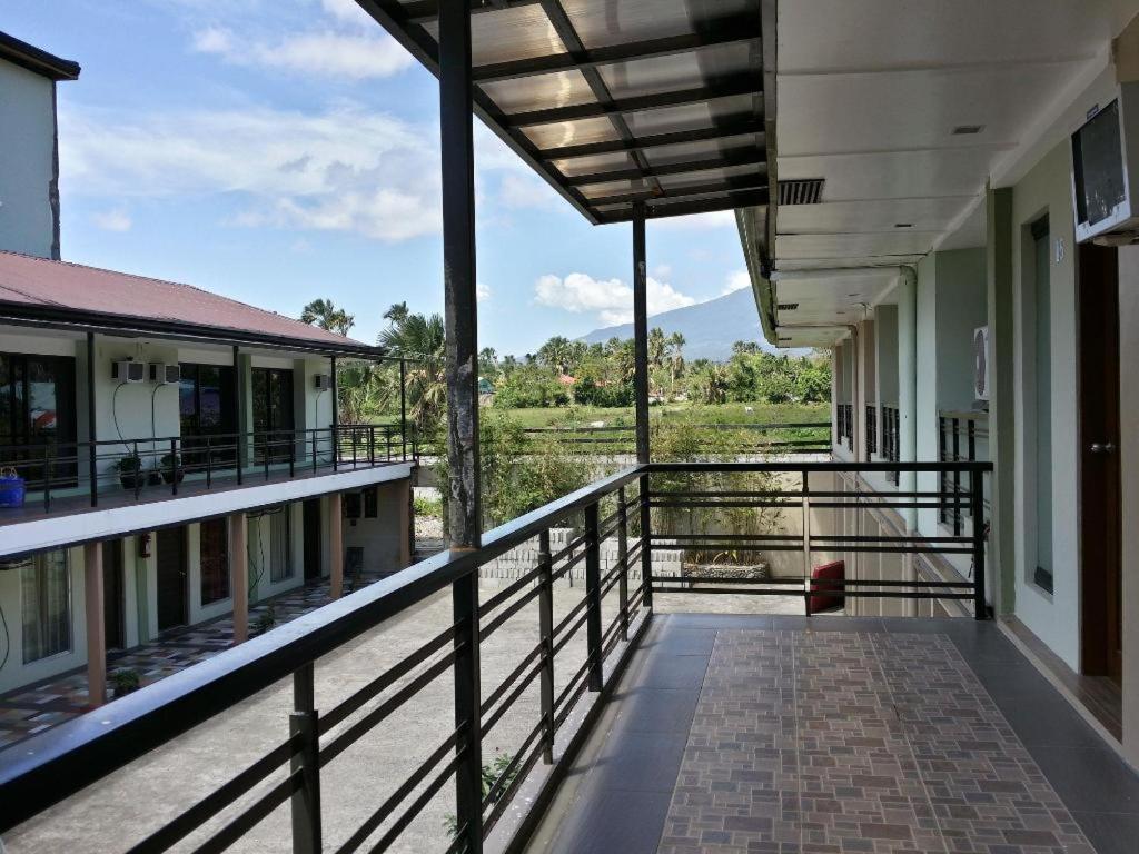 Quezon Premier Hotel Lucena Bagian luar foto