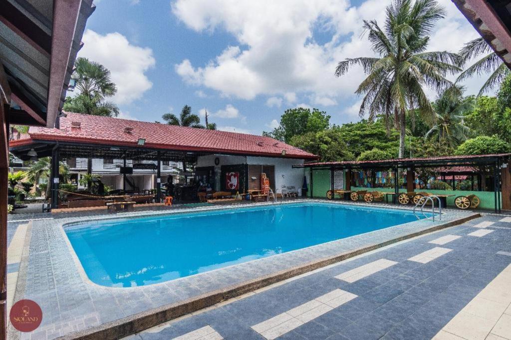 Quezon Premier Hotel Lucena Bagian luar foto